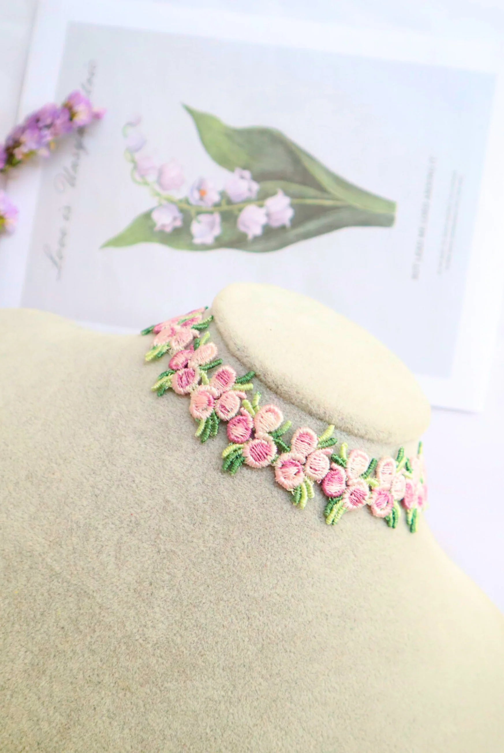 lovely fairyberry choker